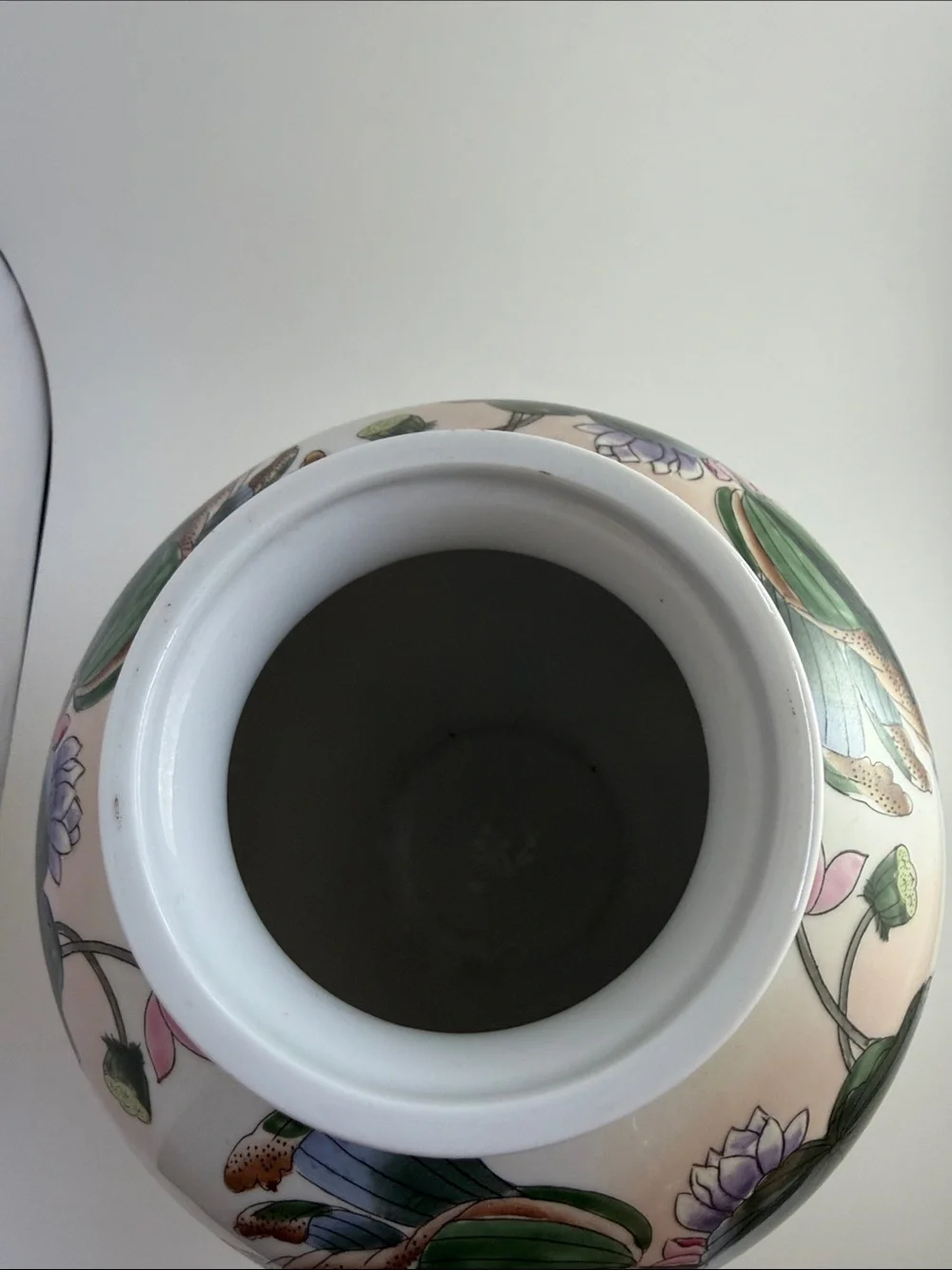 Vintage Macau Ginger Vase Lillies lotus flowers 9”